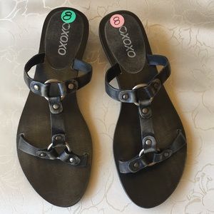 OXOXO SANDALS.